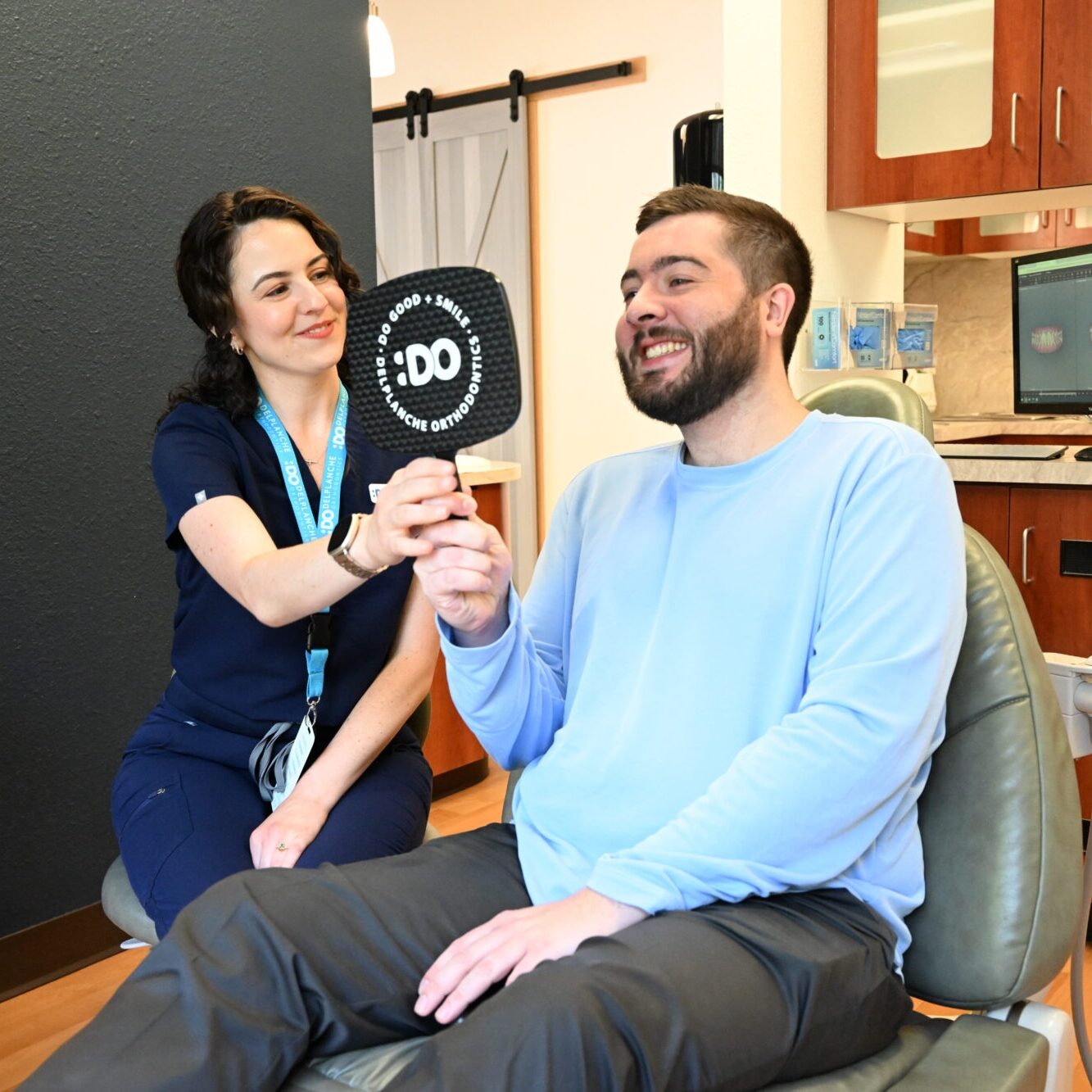 Dr. Delplanche 1 Do you know if an electronic or manual toothbrush is best? Dr. Delplanche and his team give you the info so you can make the best decision.